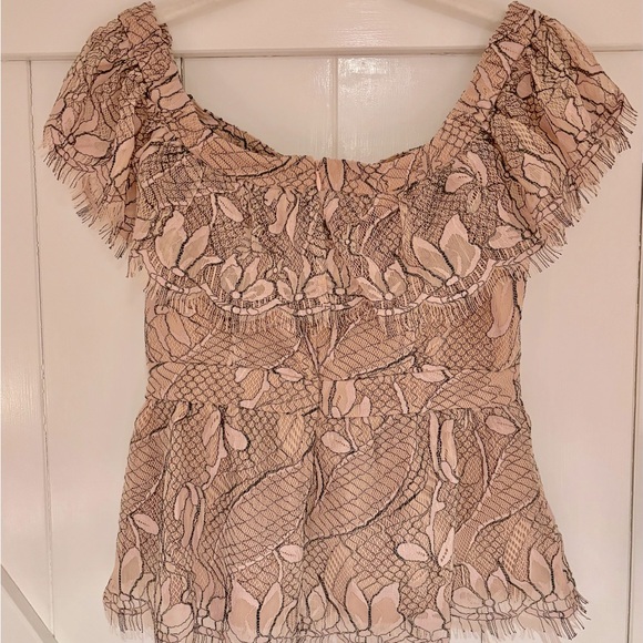 WAYF lace off the shoulder top with peplum in Size Small - Picture 2 of 3